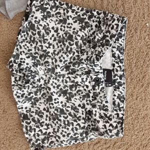 Little girls Hurley size 8 shorts and Flawless tee